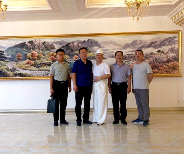 ●會(huì)長(zhǎng)接待嘉祥招商局郟局長(zhǎng)一行。